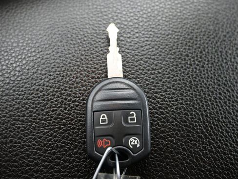 Used 2011 Ford F250 Lariat w/ Lariat Interior Pkg image 18