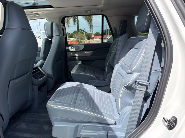 Used 2024 Lincoln Navigator Black Label AWD/4WD image 15