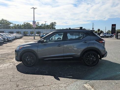 Used 2022 Nissan Kicks SR w/ Premium Package image 6