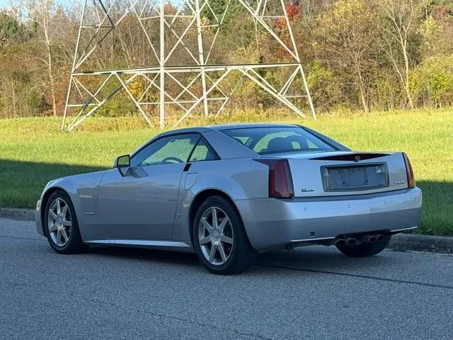 Used 2007 Cadillac XLR RWD image 15
