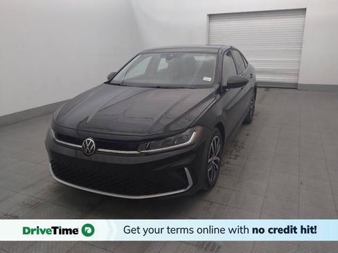 Used 2025 Volkswagen Jetta SE FWD image 1