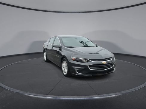 Used 2016 Chevrolet Malibu LT w/ Leather Package FWD image 2