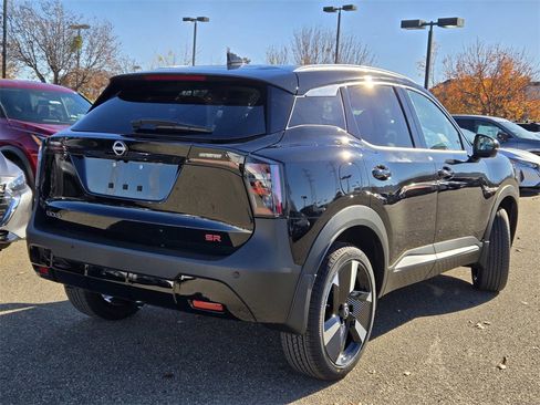 New 2025 Nissan Kicks SR image 5