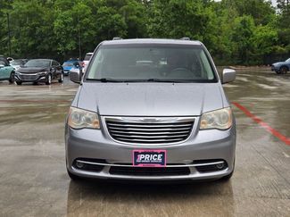Used 2014 Chrysler Town & Country Touring video 2