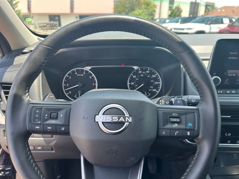 Used 2025 Nissan Rogue SV FWD image 36