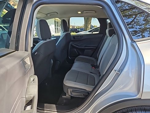 Used 2022 Ford Escape SE image 34