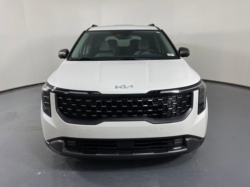 Used 2025 Kia Carnival SX Prestige image 2