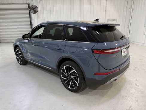 Used 2023 Lincoln Corsair Reserve w/ Equipment Group 201A image 3