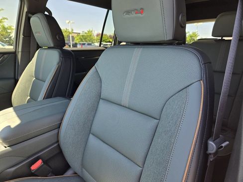 New 2026 GMC Acadia AT4 w/ Luxury Package AWD/4WD image 15