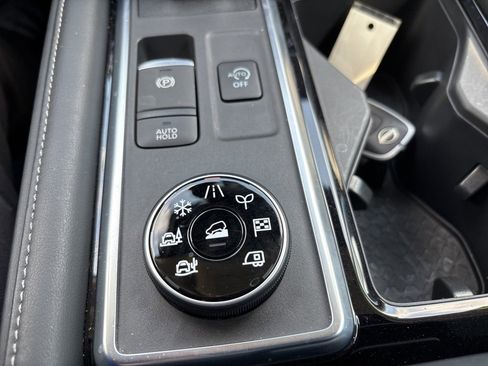 Used 2024 Nissan Pathfinder SL w/ Cargo Package image 35