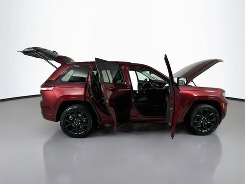 Used 2023 Jeep Grand Cherokee 30th Anniversary AWD/4WD image 27