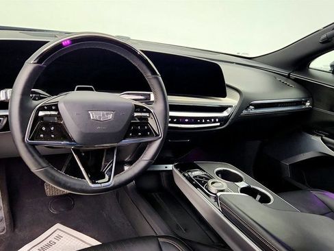 Used 2023 Cadillac Lyriq AWD image 11