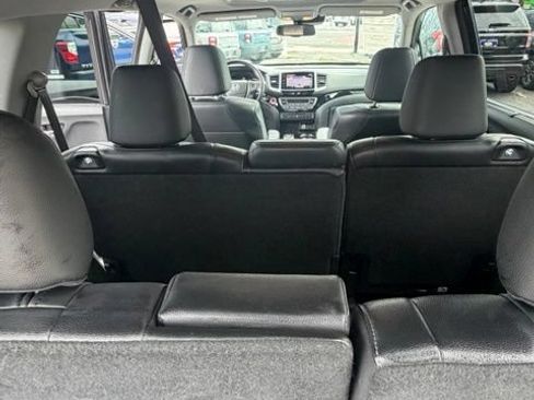 Used 2018 Honda Pilot Touring image 10