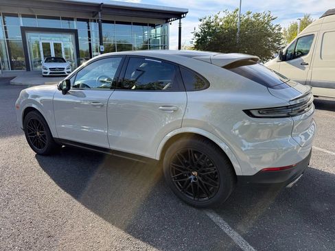 Used 2024 Porsche Cayenne Coupe AWD/4WD image 5