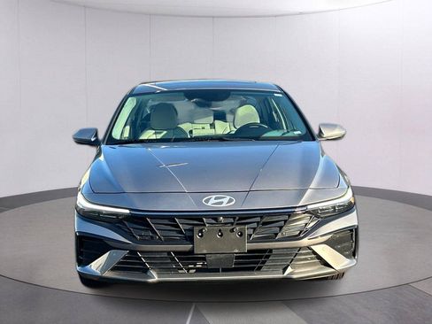 Used 2024 Hyundai Elantra Limited FWD image 10