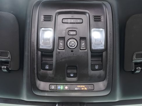 Used 2021 GMC Yukon Denali AWD/4WD image 19
