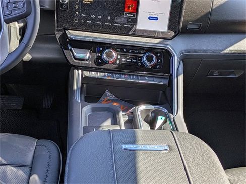 New 2026 GMC Sierra 2500 Denali w/ Denali Reserve Package image 17