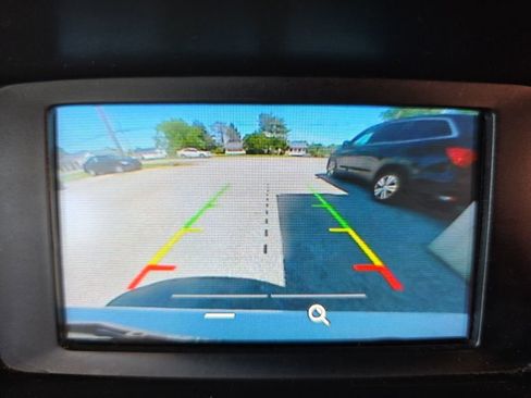 Used 2017 Ford Focus SE FWD image 25