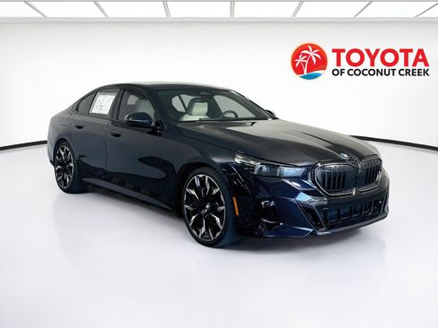Used 2025 BMW 530i w/ M Sport Package RWD image 1