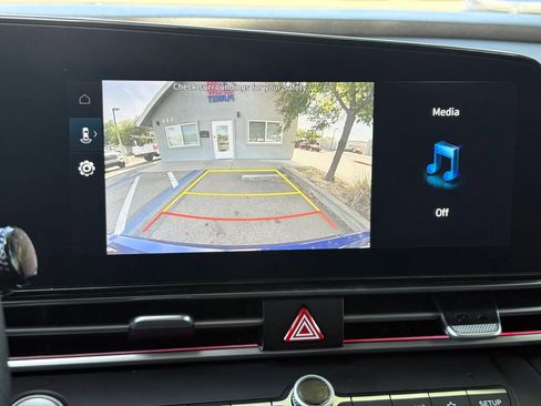 Used 2024 Hyundai Elantra SEL FWD image 19