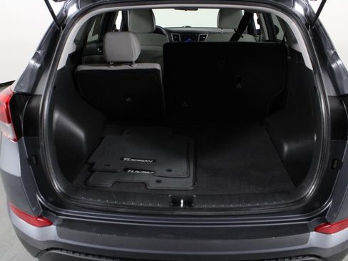 Used 2018 Hyundai Tucson SE AWD/4WD image 17