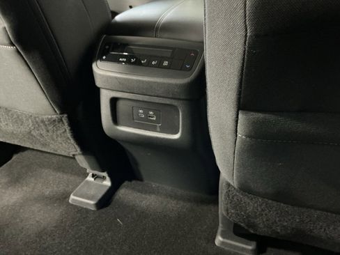 Used 2024 Nissan Pathfinder SV image 22