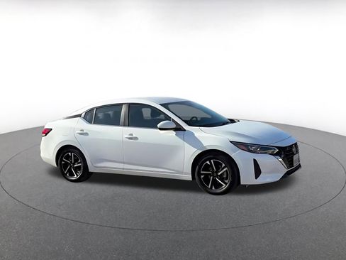 Used 2025 Nissan Sentra SV image 2