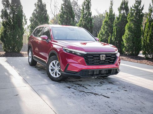 Used 2024 Honda CR-V LX image 2