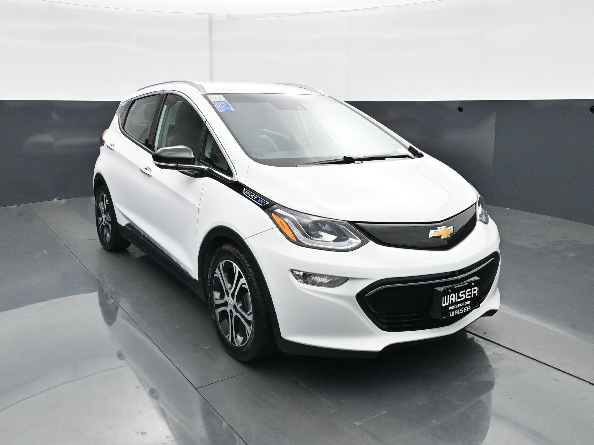 Used 2019 Chevrolet Bolt Premier w/ Infotainment Package FWD image 11