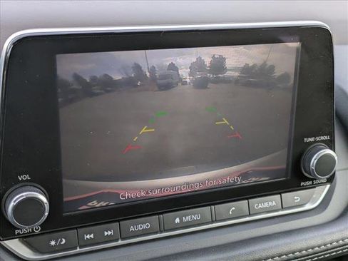 Used 2023 Nissan Rogue SV image 14