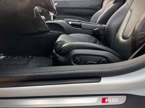 Used 2014 Audi R8 V10 image 32