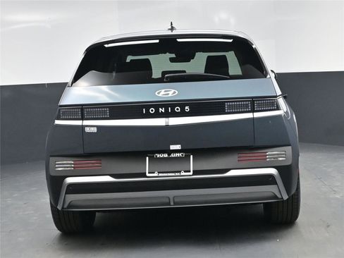 New 2026 Hyundai Ioniq 5 SE image 21