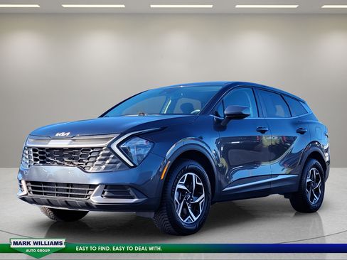Used 2023 Kia Sportage LX AWD/4WD image 8