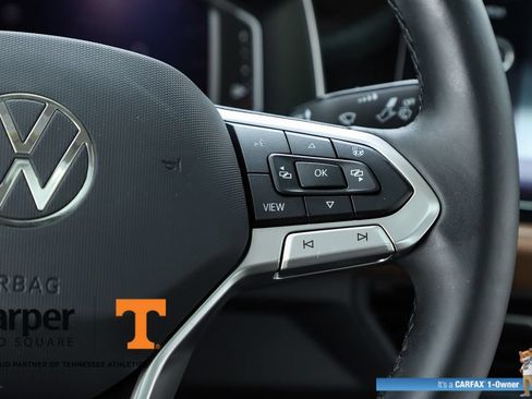 Used 2025 Volkswagen Jetta SEL FWD image 22