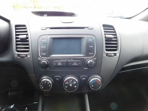 Used 2016 Kia Forte LX w/ LX Popular Package FWD image 9