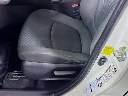 Used 2022 Toyota RAV4 LE image 23