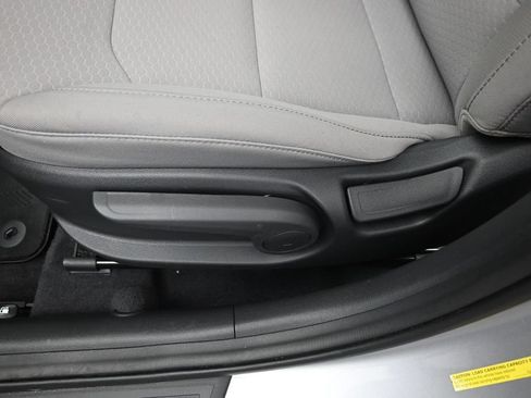Used 2020 Hyundai Elantra SE FWD image 20