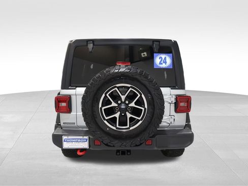 Used 2024 Jeep Wrangler Unlimited Rubicon image 3