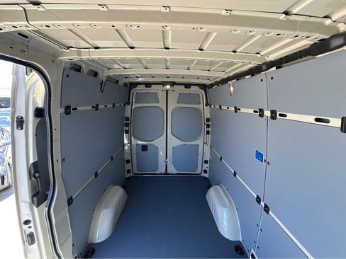 Used 2023 Mercedes-Benz Sprinter 2500 image 10