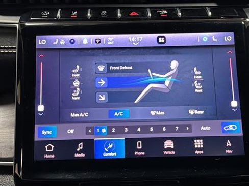 Certified 2024 Jeep Grand Cherokee Limited w/ Luxury Tech Group II AWD/4WD image 18