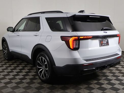 Used 2026 Ford Explorer ST-Line AWD/4WD image 14