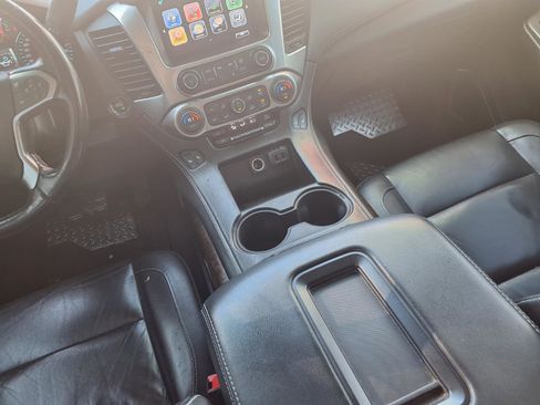 Used 2019 Chevrolet Suburban LT w/ Luxury Package image 11