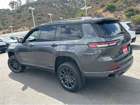 Used 2023 Jeep Grand Cherokee L Summit AWD/4WD image 3