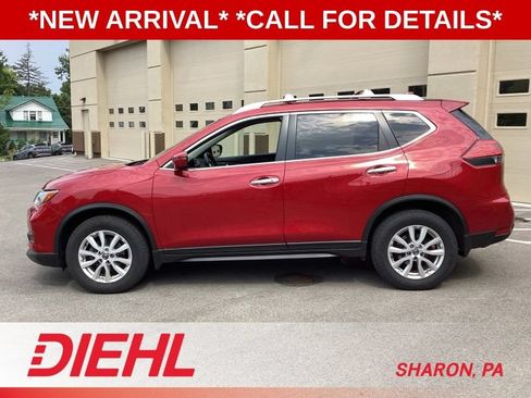 Used 2017 Nissan Rogue SV AWD/4WD image 4