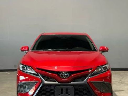 Used 2021 Toyota Camry SE image 6