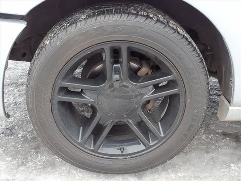 Used 2002 Ford F150 Lightning RWD image 8