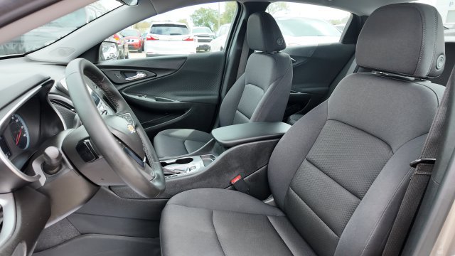 Used 2025 Chevrolet Malibu RS FWD image 10