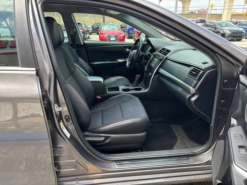 Used 2015 Toyota Camry SE FWD image 49