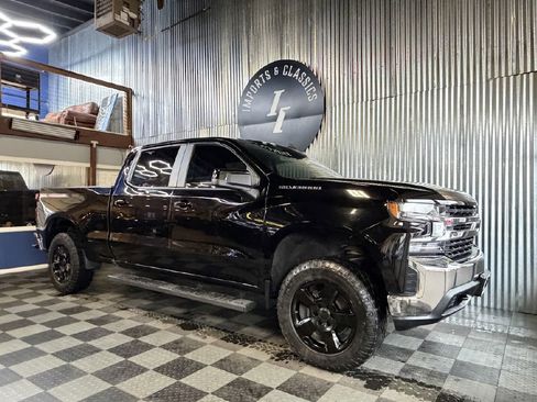 Used 2020 Chevrolet Silverado 1500 LT image 2