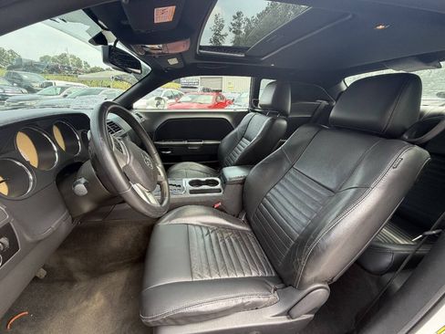 Used 2012 Dodge Challenger R/T RWD image 11